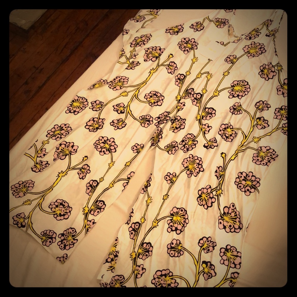 Jumper- getaway attire. Diane Von Furstenberg